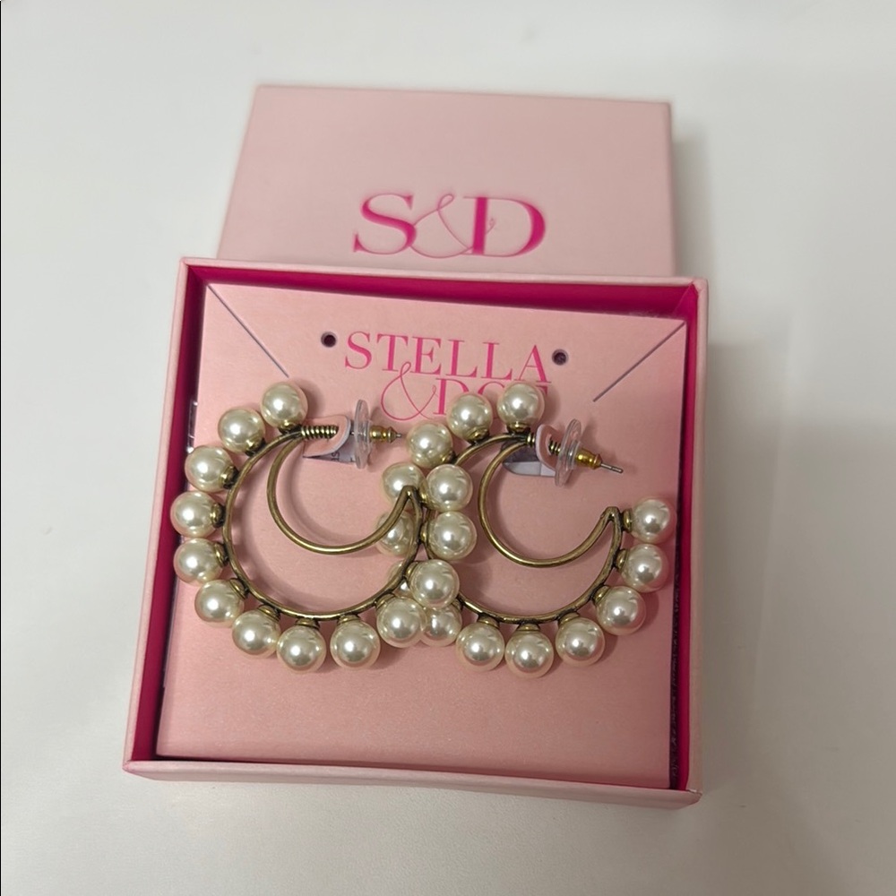 Stella & Dot Gold Pearl Hoop Earrings